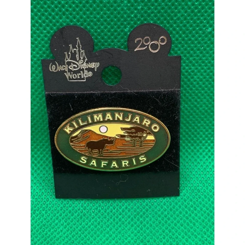 NWT vintage Kilimanjaro Safaris Disney pin Animal Kingdom 2000 Y2K WDW